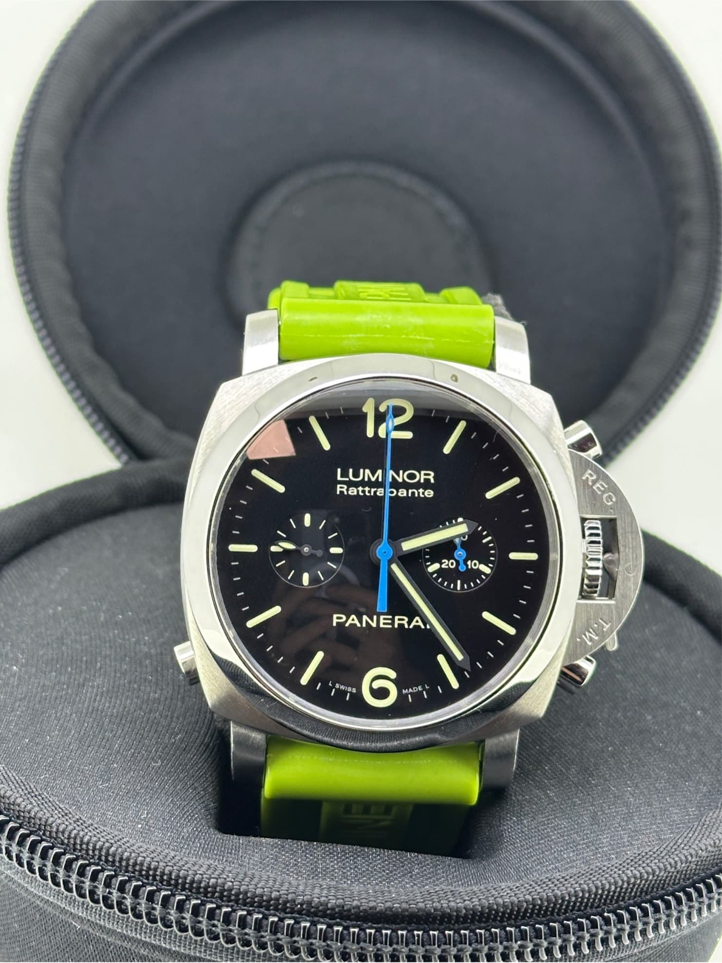 Panerai Luminor 1950 3 Days GMT Power Reserve