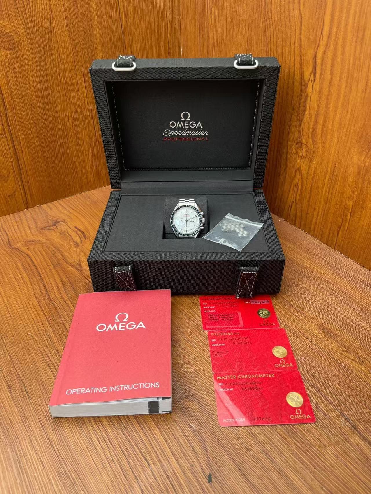 Omega Speedmaster Moonwatch Professional