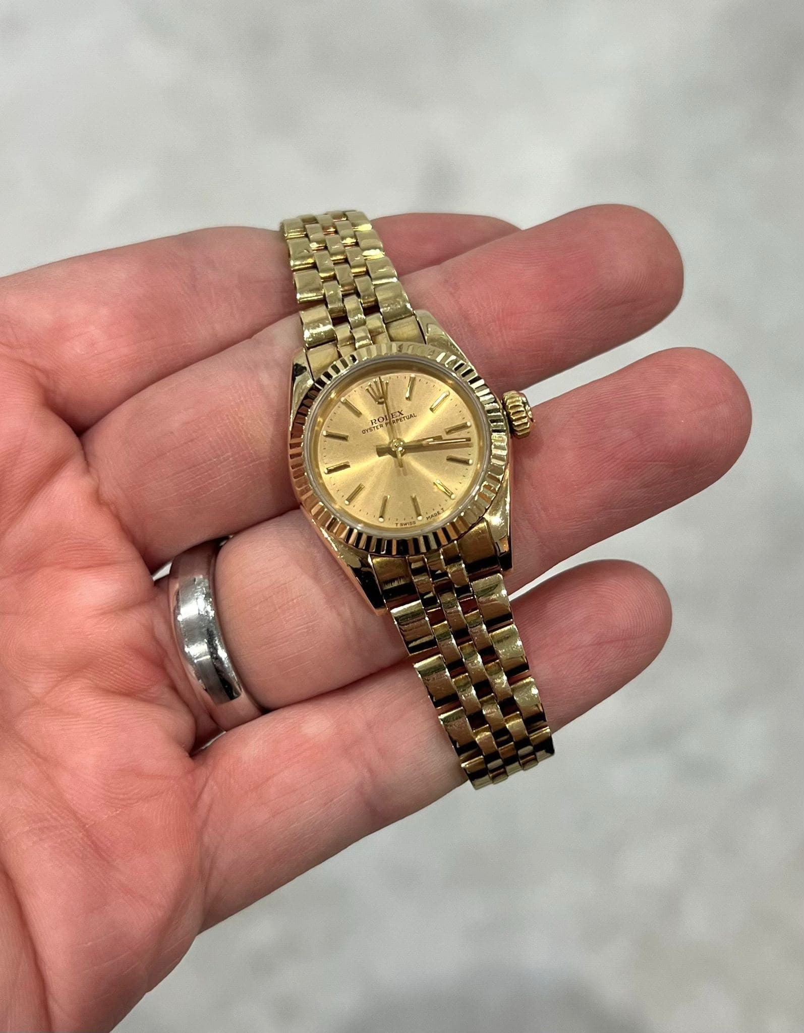 Rolex Oyster Perpetual 24
