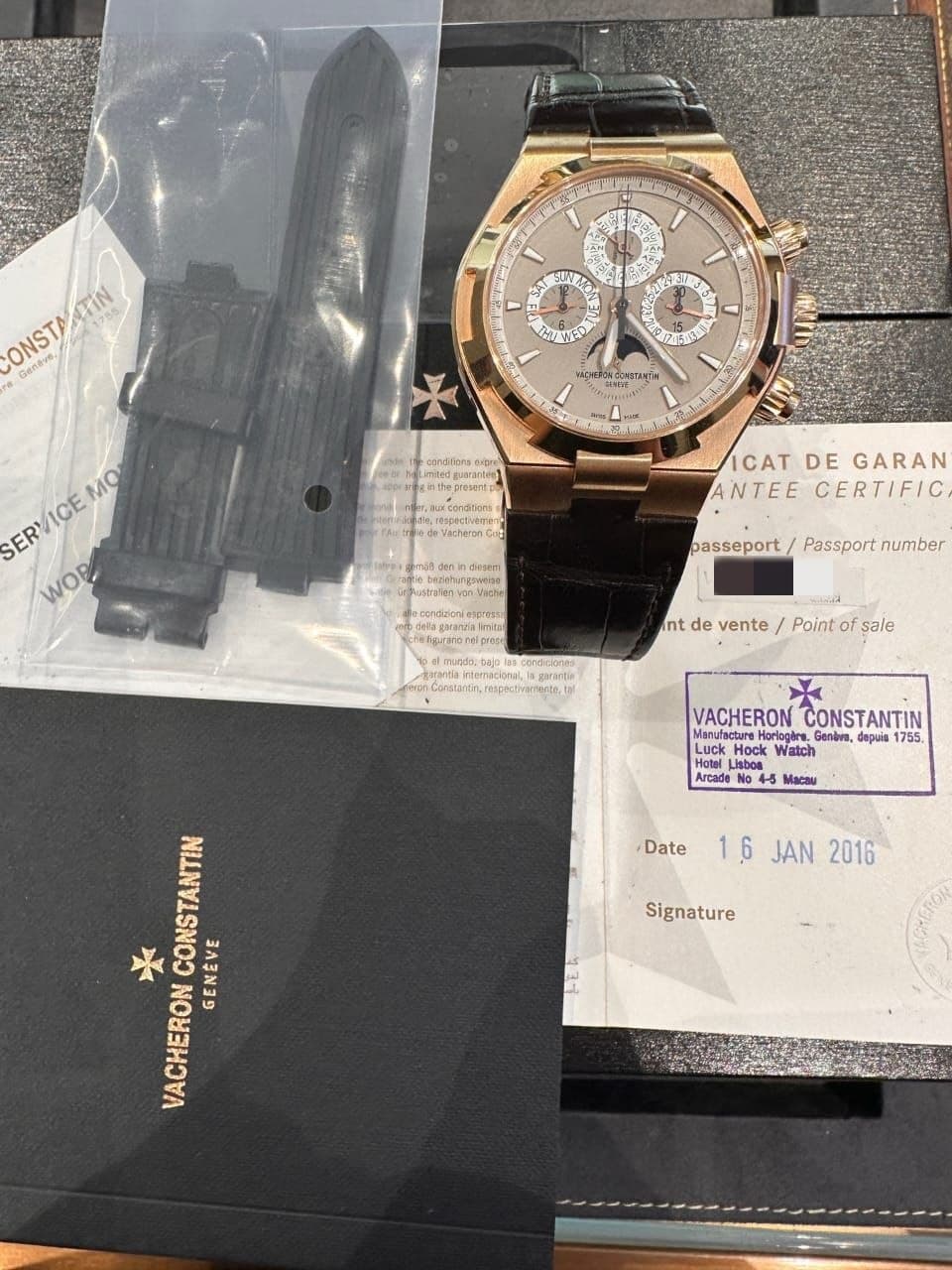 Girard-Perregaux Laureato Chronograph