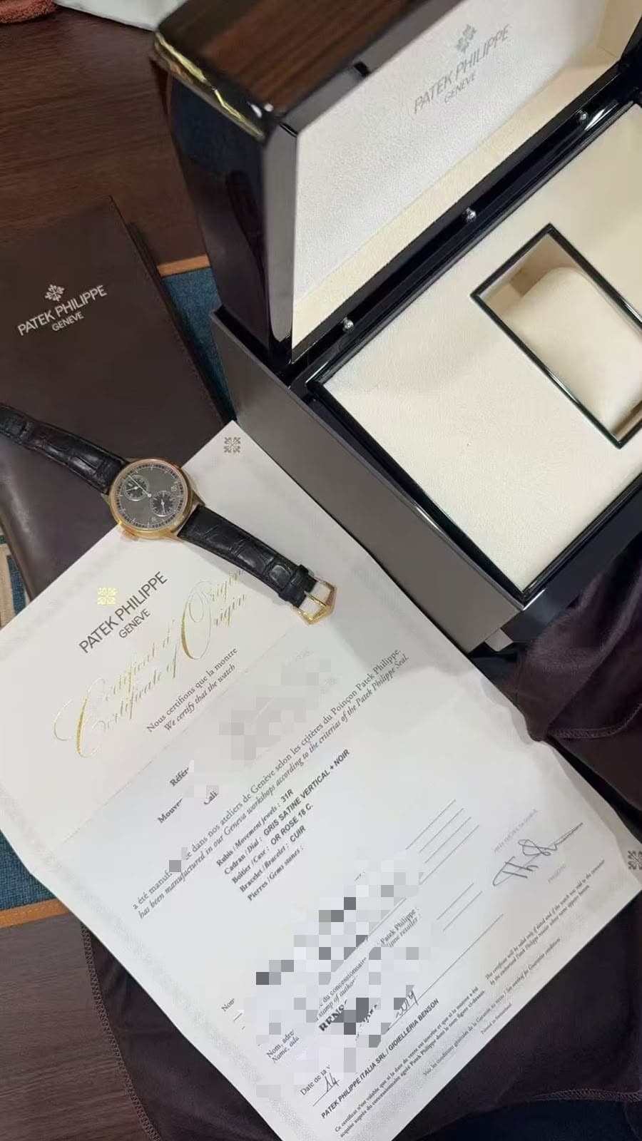 Patek Philippe Annual Calendar Regulator