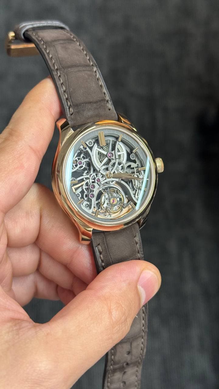 H. Moser & Cie. Endeavour Tourbillon Skeleton