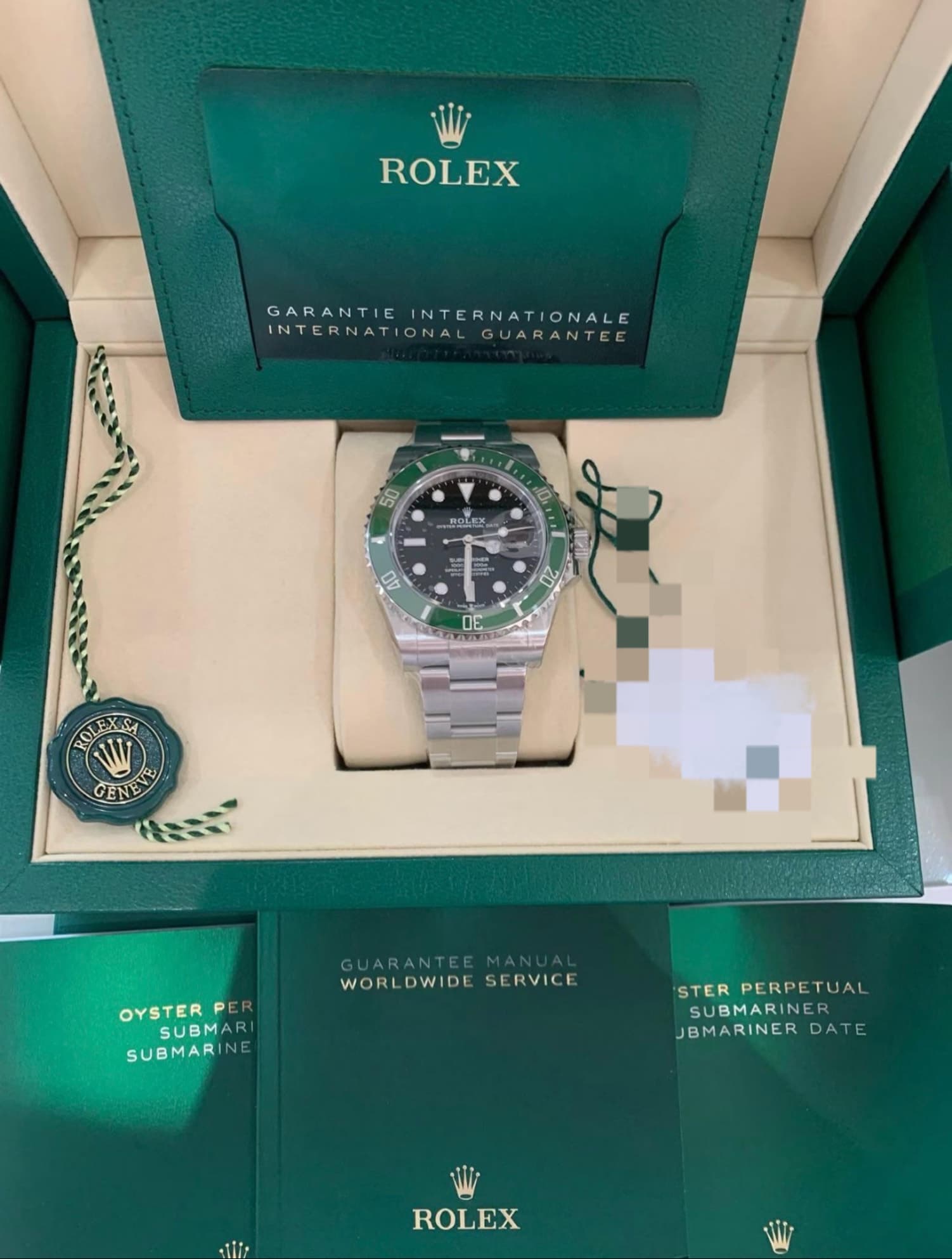 Rolex Submariner Date