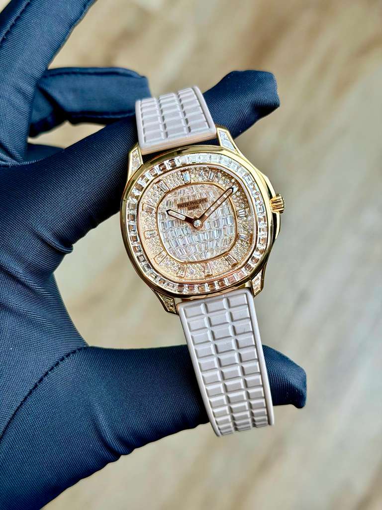 Patek Philippe Aquanaut Travel Time