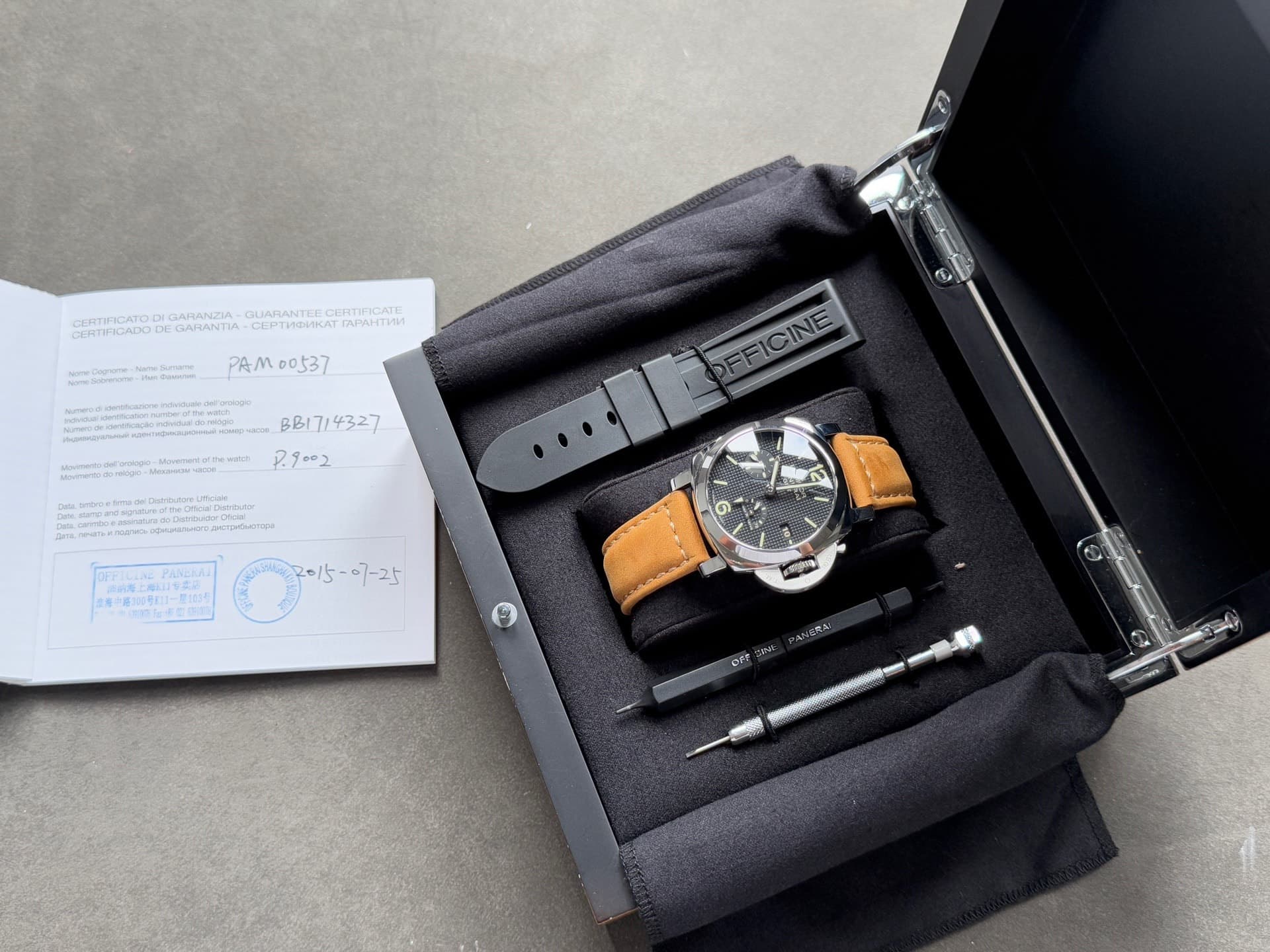 Panerai Luminor Submersible