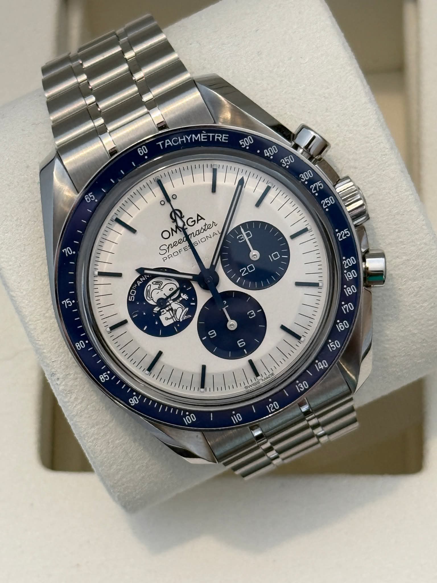 Omega Speedmaster Snoopy