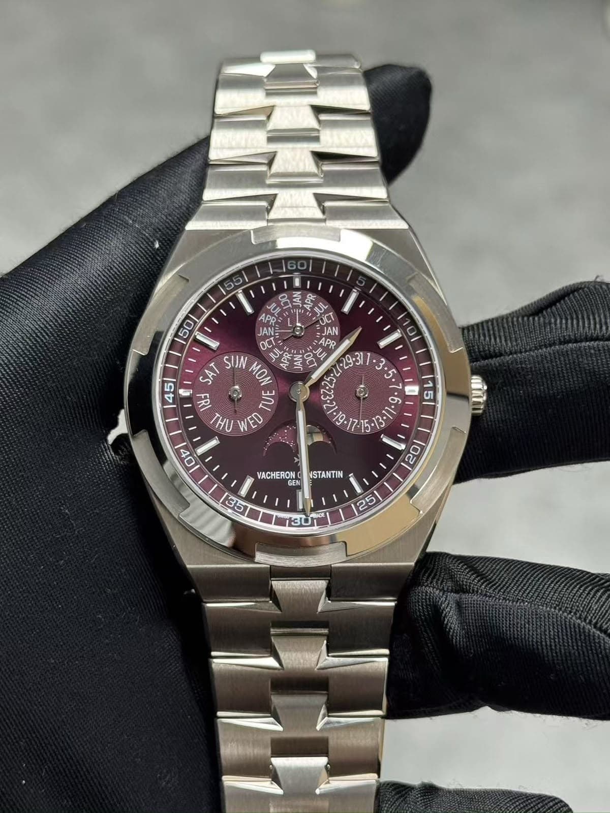 Vacheron Constantin Overseas Perpetual Calendar Ultra-Thin