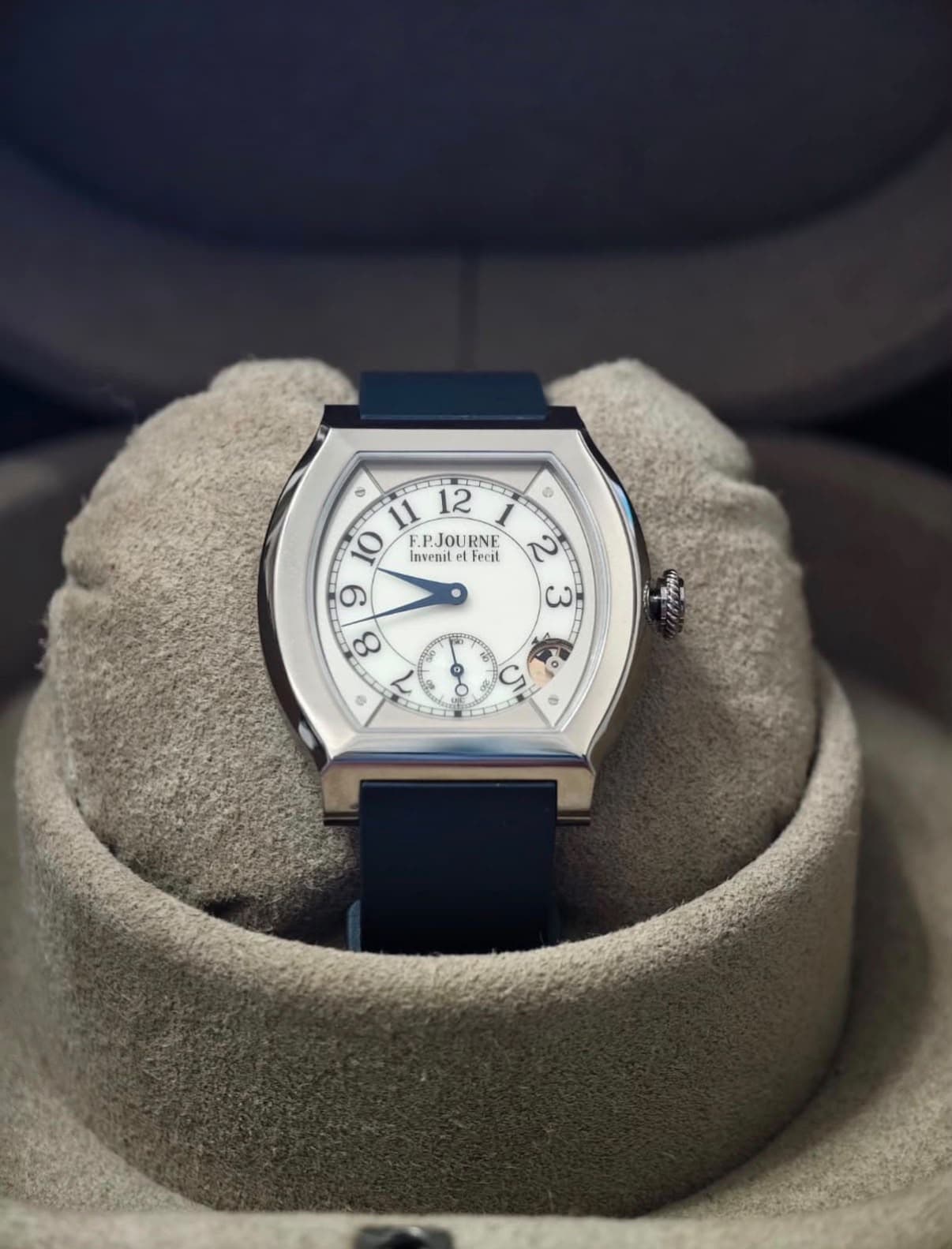 F.P. Journe Élégante 48