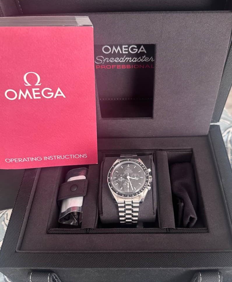 Omega Speedmaster Moonwatch