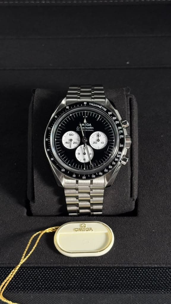 Omega Speedmaster Moonwatch