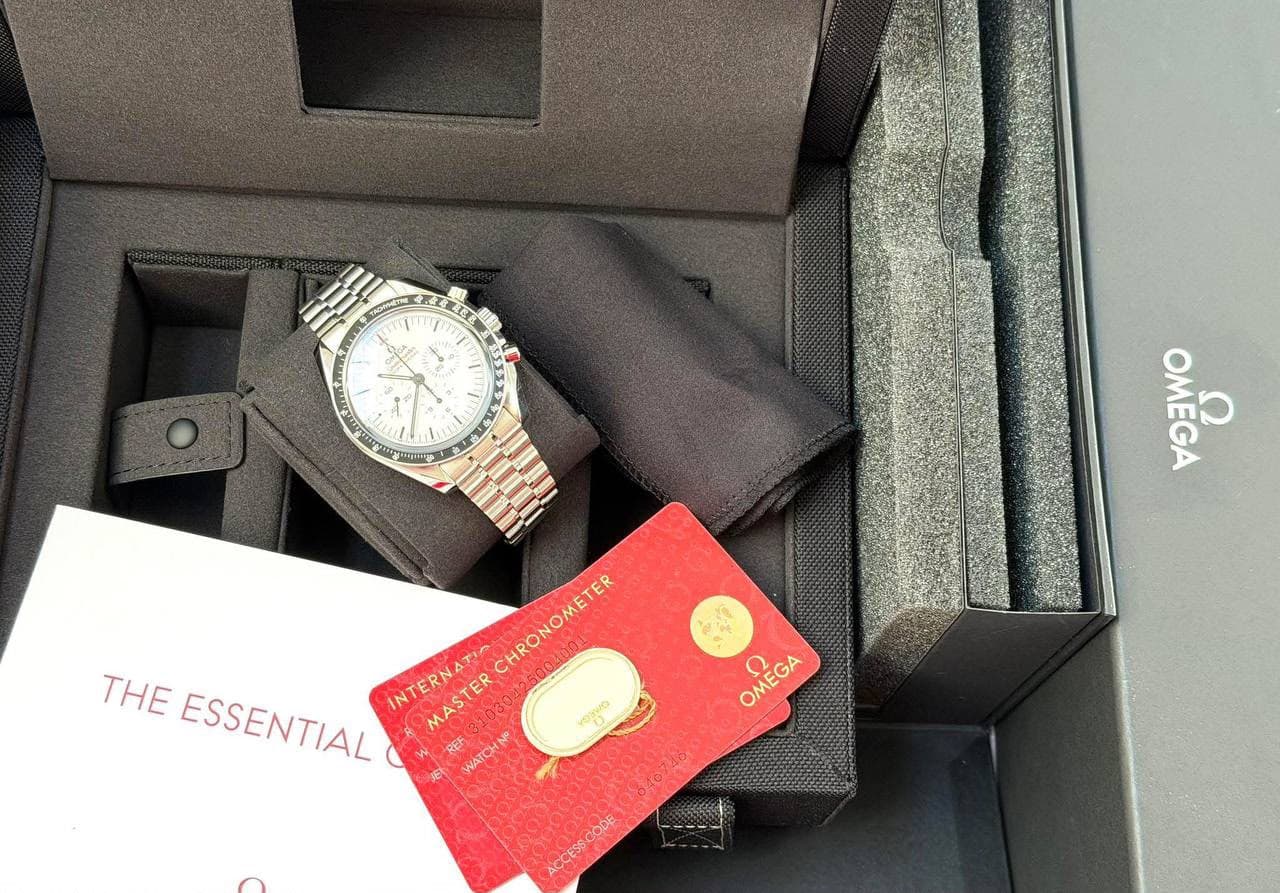 Omega Speedmaster Moonwatch