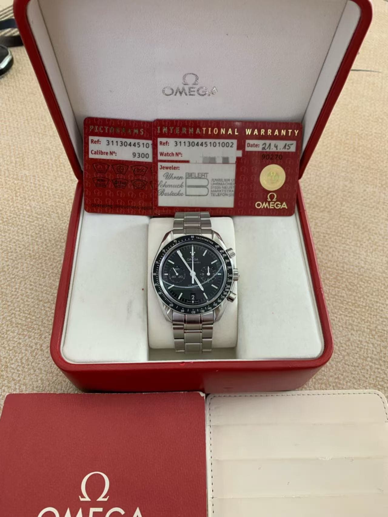 Omega Speedmaster Moonwatch Professional
