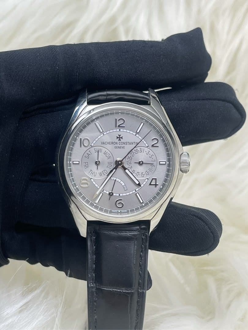 Girard-Perregaux Laureato Chronograph