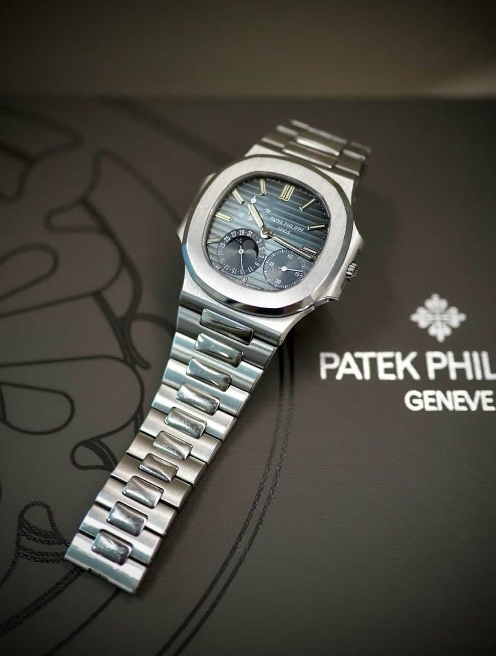 Patek Philippe Nautilus Travel Time