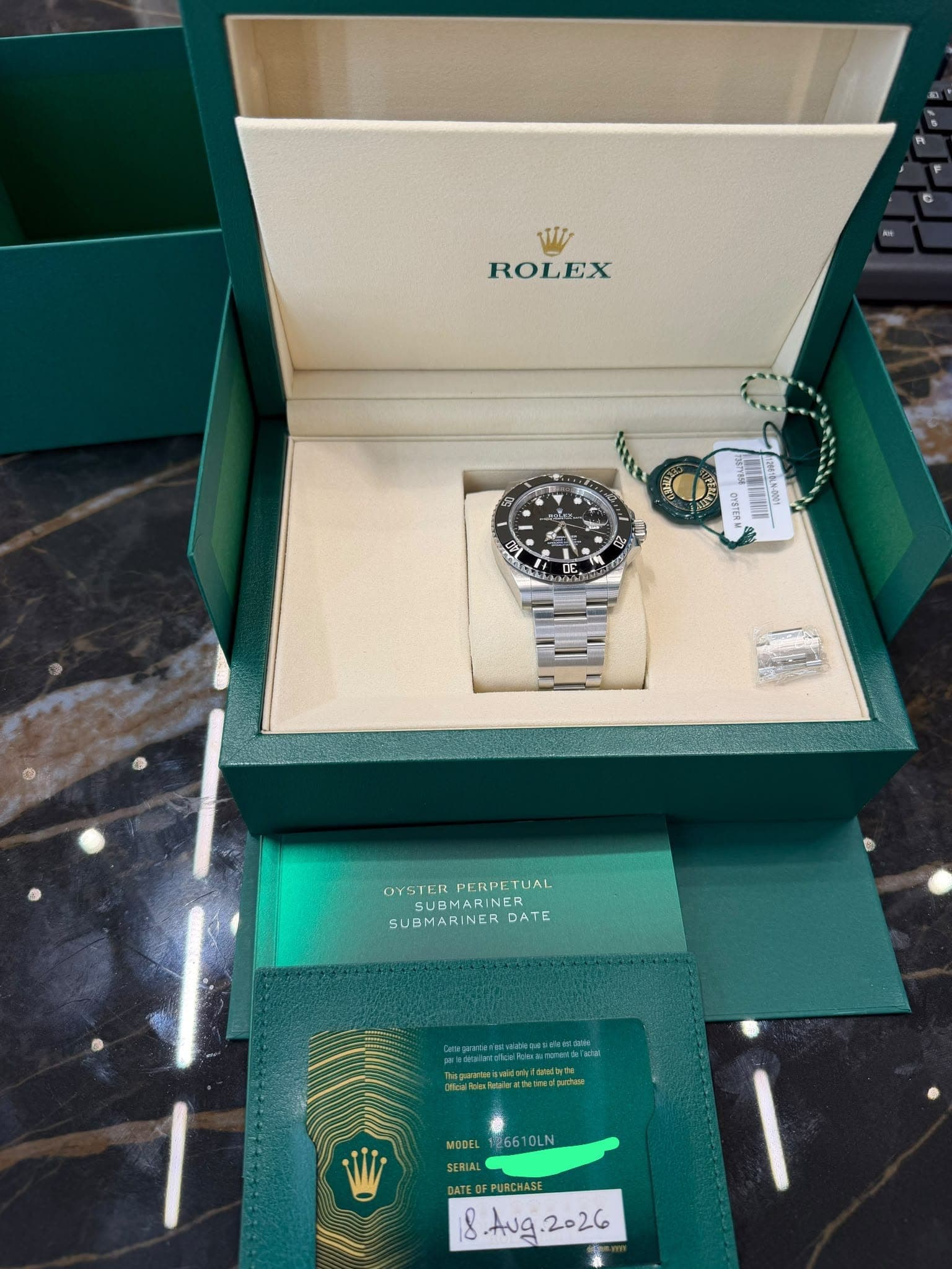 Rolex Submariner Date