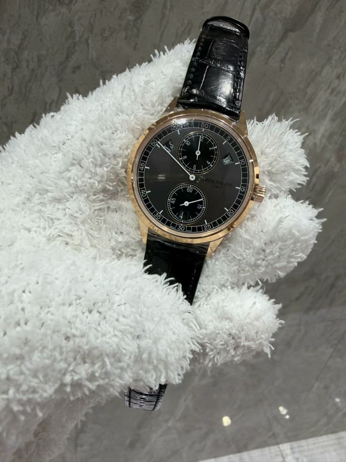 Patek Philippe Annual Calendar Regulator