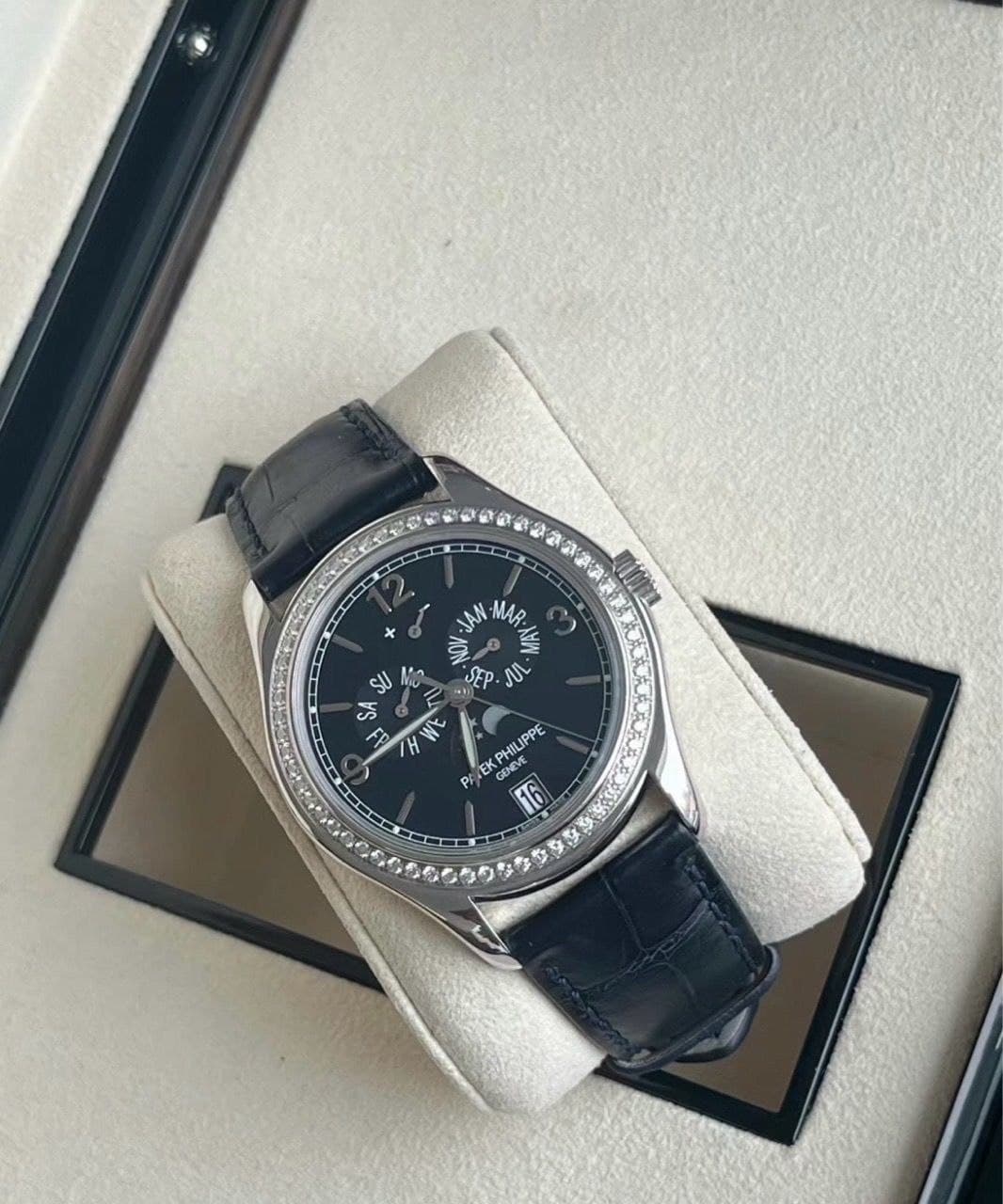 Patek Philippe Aquanaut Travel Time